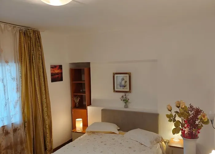 Old Center * بوخارست